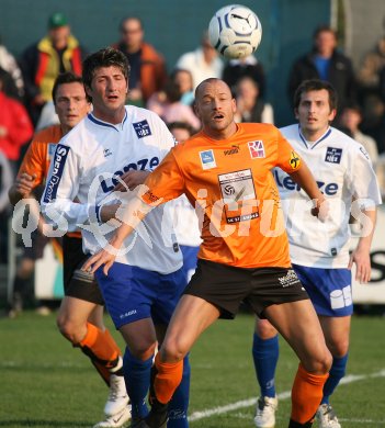 Fu?ball Regionalliga. SK St. Andr?/Lavanttal gegen FC Blau-Wei? Linz. Hobel Armin (St. Andr?), Sivrikaya Alper (Linz). St. Andr?, 8.4.2007.
Foto: Kuess
---
pressefotos, pressefotografie, kuess, qs, qspictures, sport, bild, bilder, bilddatenbank