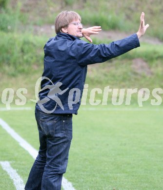 Fussball Kaerntner Liga. Lendorf gegen Bleiburg. Trainer Miha Kreutz (Bleiburg). Lendorf, am 17.5.2007.
Foto: Kuess
---
pressefotos, pressefotografie, kuess, qs, qspictures, sport, bild, bilder, bilddatenbank