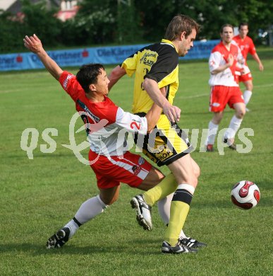 Fussball Unterliga Ost. KAC gegen Sittersdorf. Branko Zibert (KAC), Karl Micheu (Sittersdorf). Klagenfurt, am 12.5.2007.
Foto: Kuess
---
pressefotos, pressefotografie, kuess, qs, qspictures, sport, bild, bilder, bilddatenbank