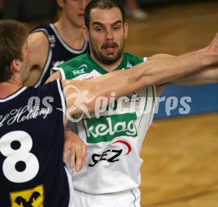 Basketball Bundesliga. W?rthersee Piraten gegen Panthers F?rstenfeld. Joachim Buggelsheim (Piraten). Klagenfurt, am 22.4.2007.
Foto: Kuess
---
pressefotos, pressefotografie, kuess, qs, qspictures, sport, bild, bilder, bilddatenbank