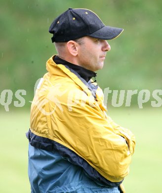 Fu?ball K?rntner Liga. Griffen gegen VSV. Trainer Nevenko Vasiljevic (Griffen). Griffen, am 5.5.2007.
Foto: Kuess
---
pressefotos, pressefotografie, kuess, qs, qspictures, sport, bild, bilder, bilddatenbank