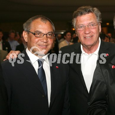 Fussball. Euro 2008. ?sterreich am Ball. Felix Magath, B?rgermeister Harald Scheucher. Klagenfurt, am 17.4.2007.
Foto: Kuess
---
pressefotos, pressefotografie, kuess, qs, qspictures, sport, bild, bilder, bilddatenbank