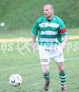 Fussball K?rntner Liga. ATUS Ferlach gegen Landskron. Alexander Werdenig (Landskron). Ferlach, am 28.4.2007.
Foto: Kuess
---
pressefotos, pressefotografie, kuess, qs, qspictures, sport, bild, bilder, bilddatenbank