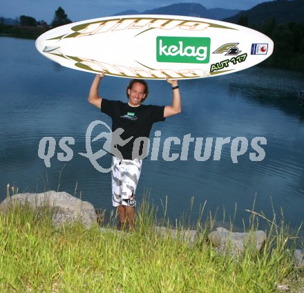 Surfen. Surfweltcup. Mario Inthal. St. Johann, am 1.6.2007.
Foto: Kuess
---
pressefotos, pressefotografie, kuess, qs, qspictures, sport, bild, bilder, bilddatenbank