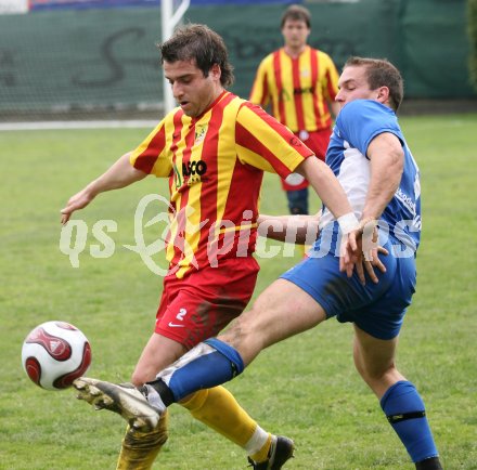 Fussball. K?rntner Liga. ATSV Wolfsberg gegen Lendorf. Andreas Enzi (Wolfsberg), Martin Morgenstern (Lendorf). Wolfsberg, am 8.4.2007.
Foto: Kuess
---
pressefotos, pressefotografie, kuess, qs, qspictures, sport, bild, bilder, bilddatenbank