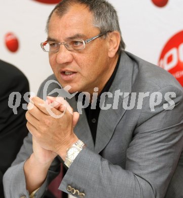 Pressekonferenz Euro 2008 mit Felix Magath. Klagenfurt, 17.4.2007
Foto: Kuess
---
pressefotos, pressefotografie, kuess, qs, qspictures, sport, bild, bilder, bilddatenbank