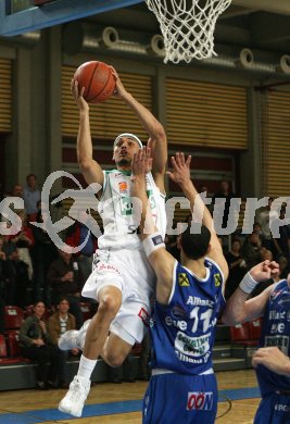 Basketball Bundesliga. W?rhersee Piraten gegen Gmunden. Anthony Shavies (Piraten), Ian Boylan (Gmunden). Klagenfurt, am 7.4.2007.
Foto: Kuess
---
pressefotos, pressefotografie, kuess, qs, qspictures, sport, bild, bilder, bilddatenbank