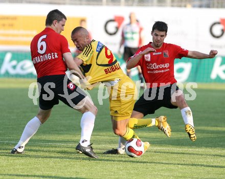 Fussball Red Zac Liga. FC K?rnten gegen Admira. Stanko Bubalo (FCK), Andreas Gradinger (Admira). Klagenfurt, am 11.5.2007.
Foto: Kuess
---
pressefotos, pressefotografie, kuess, qs, qspictures, sport, bild, bilder, bilddatenbank