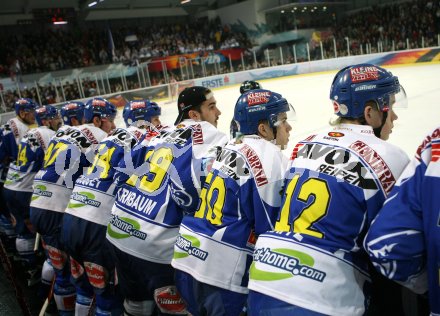 Eishockey Bundesliga. Red Bull Salzburg gegen VSV. Entt?uschte Villacher. Salzburg, am 5.4.2007.
Foto: Kuess
---
pressefotos, pressefotografie, kuess, qs, qspictures, sport, bild, bilder, bilddatenbank