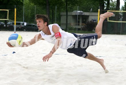 Beachvolleyball. Pressekonferenz. Xandi Huber. Klagenfurt, am 4.5.2007.
Foto: Kuess
---
pressefotos, pressefotografie, kuess, qs, qspictures, sport, bild, bilder, bilddatenbank