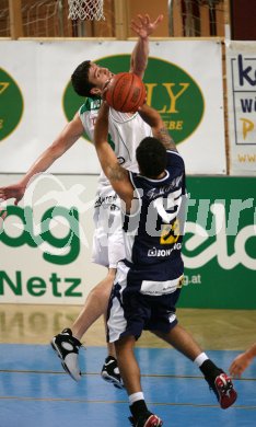 Basketball Bundesliga. W?rthersee Piraten gegen Panthers F?rstenfeld. Srdan Helbich (Piraten), Jason David Detrick (F?rstenfeld). Klagenfurt, am 22.4.2007.
Foto: Kuess
---
pressefotos, pressefotografie, kuess, qs, qspictures, sport, bild, bilder, bilddatenbank