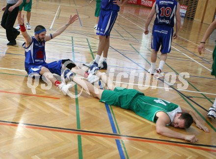 Basketball K?rntner Liga. Feldkirchen gegen W?rthersee Piraten. Jubel Feldkirchen, die Piraten am Boden. Niki Lackner (Feldkirchen), Maximilian Kunovjanek (Piraten) Feldkirchen, am 16.5.2007.
Foto: Kuess
---
pressefotos, pressefotografie, kuess, qs, qspictures, sport, bild, bilder, bilddatenbank