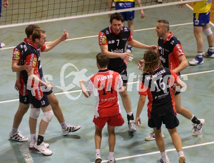 Volleyball Bundesliga. Aich/Dob gegen HYPO VBK. Jubel Hypo VBK Klagenfurt. Bleiburg, 22.3.2007.
Foto: Kuess
---
pressefotos, pressefotografie, kuess, qs, qspictures, sport, bild, bilder, bilddatenbank