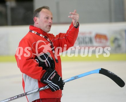 Eishockey Nationalteam. Teamtrainer Jim Boni. Klagenfurt, am 6.4.2007.
Foto: Kuess
---
pressefotos, pressefotografie, kuess, qs, qspictures, sport, bild, bilder, bilddatenbank