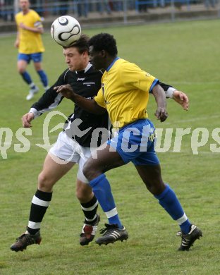 Fussball 1. Klasse D. ASV gegen Donau. Issah Moro (ASV), Gegan Kujrakovic (Donau). Klagenfurt, am 1.4.2007.
Foto: Kuess
---
pressefotos, pressefotografie, kuess, qs, qspictures, sport, bild, bilder, bilddatenbank