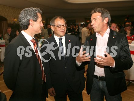 Fussball. Euro 2008. ?sterreich am Ball. Heribert Weber, Felix Magath, Landeshauptmann J?rg Haider. Klagenfurt, am 17.4.2007.
Foto: Kuess
---
pressefotos, pressefotografie, kuess, qs, qspictures, sport, bild, bilder, bilddatenbank