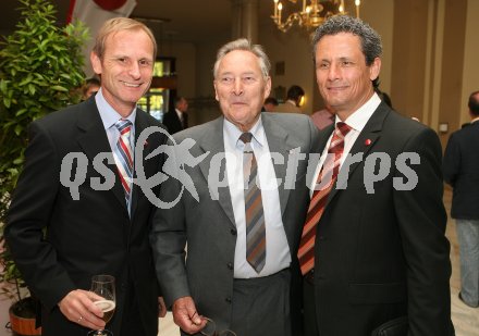 Fussball. Euro 2008. ?sterreich am Ball.  Heinz Palme, Hubert Ragautz, Heribert Weber. Klagenfurt, am 17.4.2007.
Foto: Kuess
---
pressefotos, pressefotografie, kuess, qs, qspictures, sport, bild, bilder, bilddatenbank