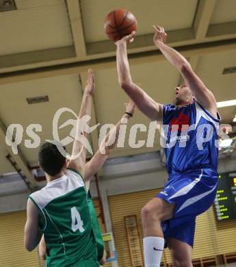 Basketball K?rntner Liga. W?rthersee Piraten gegen Feldkirchen. Breithuber (Piraten), Kosir (Feldkirchen). Klagenfurt, am 12.5.2007.
Foto: Kuess 
---
pressefotos, pressefotografie, kuess, qs, qspictures, sport, bild, bilder, bilddatenbank