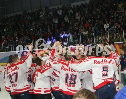 Eishockey Bundesliga. Finale. Red Bull Salzburg gegen VSV. Jubel Salzburg. Salzburg, am 5.4.2007.
Foto: Kuess
---
pressefotos, pressefotografie, kuess, qs, qspictures, sport, bild, bilder, bilddatenbank