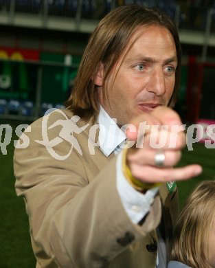 Fussball. Red Zac Liga. FC K?rnten gegen Kapfenberg. Trainer Richard Richie Huber (FCK). Klagenfurt, am 27.4.2007.
Foto: Kuess 
---
pressefotos, pressefotografie, kuess, qs, qspictures, sport, bild, bilder, bilddatenbank