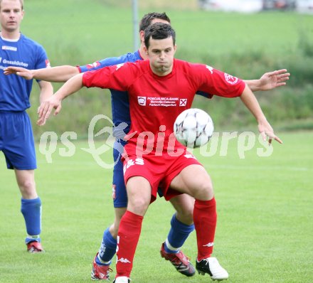 Fussball Unterliga Ost. K?ttmannsdorf gegen DSG Sele/Zell. Marko Jovovic (Zell). K?ttmannsdorf, am 28.5.2007.
Foto: Kuess
---
pressefotos, pressefotografie, kuess, qs, qspictures, sport, bild, bilder, bilddatenbank