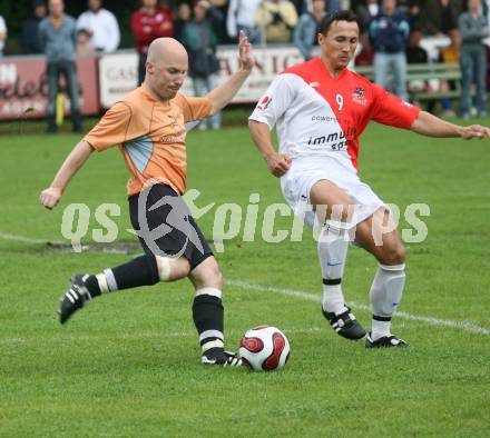 Fussball Unterliga Ost. KAC gegen DSG Sele/Zell. Branko Zibert (KAC), Florijan Dovjak (Zell). Klagenfurt, am 10.6.2007.
Foto: Kuess
---
pressefotos, pressefotografie, kuess, qs, qspictures, sport, bild, bilder, bilddatenbank