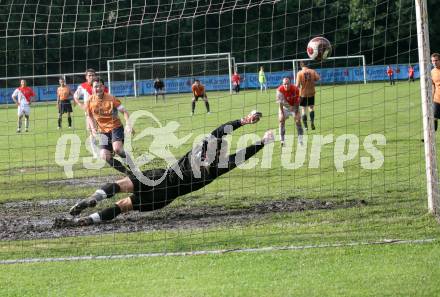 Fussball Unterliga Ost. KAC gegen DSG Sele/Zell. 1:0 für Zell durch Peter Oraze (Zell). Klagenfurt, am 10.6.2007.
Foto: Kuess
---
pressefotos, pressefotografie, kuess, qs, qspictures, sport, bild, bilder, bilddatenbank