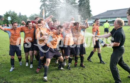 Fussball Unterliga Ost. KAC gegen DSG Sele/Zell. Meisterjubel Zell. Klagenfurt, am 10.6.2007.
Foto: Kuess

---
pressefotos, pressefotografie, kuess, qs, qspictures, sport, bild, bilder, bilddatenbank