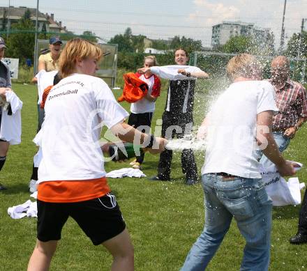 Fussball. Frauen. Kaerntner Kleinfeldmeisterschaft. SAK gegen Landskron. Jubel über den Meistertitel - Landskron. Klagenfurt, am 10.6.2007.
Foto: Kuess
---
pressefotos, pressefotografie, kuess, qs, qspictures, sport, bild, bilder, bilddatenbank