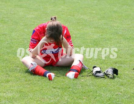 Fussball. Frauen. Kaerntner Kleinfeldmeisterschaft. SAK gegen Landskron. Enttäuschung  beim SAK. Klagenfurt, am 10.6.2007.
Foto: Kuess
---
pressefotos, pressefotografie, kuess, qs, qspictures, sport, bild, bilder, bilddatenbank