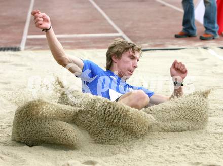 Leichtathletik. Top 4 Meeting in Villach. Weitsprung. Julian Kellerer (Oesterreich). Villach, am 16.6.2007.
Foto: Kuess
---
pressefotos, pressefotografie, kuess, qs, qspictures, sport, bild, bilder, bilddatenbank