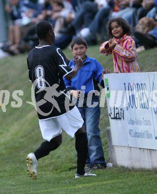 Fussball. SK Austria Kaernten gegen ND HIT GORICA.  Torjubel Chiquinho (SK Austria Kaernten). Ludmannsdorf, 23.6.2007
Foto: Kuess
---
pressefotos, pressefotografie, kuess, qs, qspictures, sport, bild, bilder, bilddatenbank