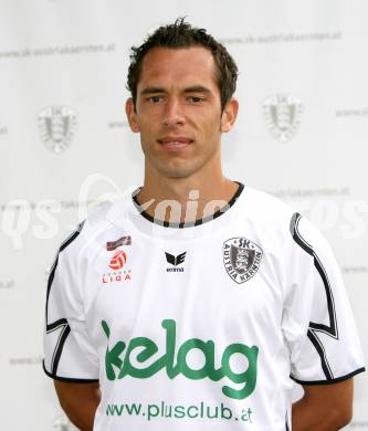 SK Austria Kaernten. Christian Prawda. Klagenfurt, 26.6.2007.
Foto: Kuess
---
pressefotos, pressefotografie, kuess, qs, qspictures, sport, bild, bilder, bilddatenbank