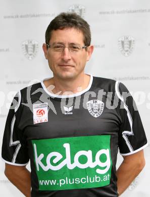 SK Austria Kaernten. Masseur Bernhard Sterniczky. Klagenfurt, 26.6.2007.
Foto: Kuess
---
pressefotos, pressefotografie, kuess, qs, qspictures, sport, bild, bilder, bilddatenbank