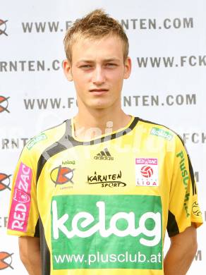 Fussball. Red Zac Liga. FC Kaernten. Fototermin Poggersdorf. Daniel Micic. Klagenfurt, am 26.6.2007.
Foto: Kuess
---
pressefotos, pressefotografie, kuess, qs, qspictures, sport, bild, bilder, bilddatenbank