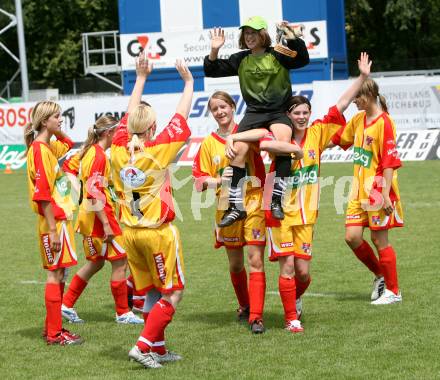 Kaernten Team 08. Frauenfussball. Finale. Spittal gegen St. Margarethen/Lav. Jubel Spittal. Klagenfurt, am 30.6.2007.
Foto: Kuess
---
pressefotos, pressefotografie, kuess, qs, qspictures, sport, bild, bilder, bilddatenbank