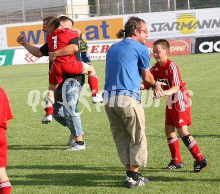 Kinderfussball. Kids Cup.  Jubel Spittal. Klagenfurt, am 29.6.2007.
Foto: Kuess
---
pressefotos, pressefotografie, kuess, qs, qspictures, sport, bild, bilder, bilddatenbank