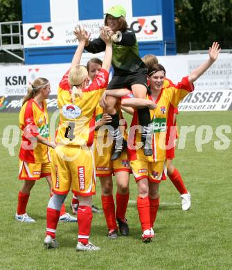 Kaernten Team 08. Frauenfussball. Finale. Spittal gegen St. Margarethen/Lav. Jubel Spittal. Klagenfurt, am 30.6.2007.
Foto: Kuess
---
pressefotos, pressefotografie, kuess, qs, qspictures, sport, bild, bilder, bilddatenbank