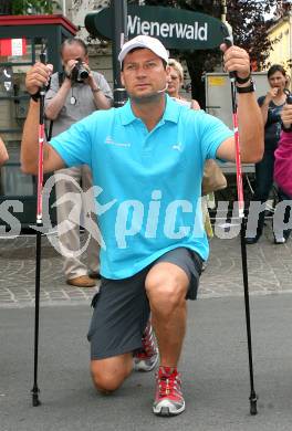 Schi Alpin. Stefan Eberharter auf Promotion Tour für den UNIQA VitalClub. Klagenfurt, 15.6.2007


Foto: Kuess
---
pressefotos, pressefotografie, kuess, qs, qspictures, sport, bild, bilder, bilddatenbank