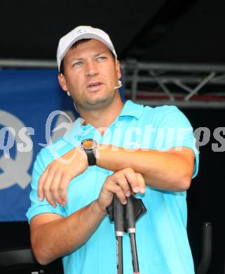 Schi Alpin. Stefan Eberharter auf Promotion Tour für den UNIQA VitalClub. Klagenfurt, 15.6.2007


Foto: Kuess
---
pressefotos, pressefotografie, kuess, qs, qspictures, sport, bild, bilder, bilddatenbank