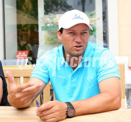 Schi Alpin. Stefan Eberharter auf Promotion Tour für den UNIQA VitalClub. Klagenfurt, 15.6.2007


Foto: Kuess
---
pressefotos, pressefotografie, kuess, qs, qspictures, sport, bild, bilder, bilddatenbank