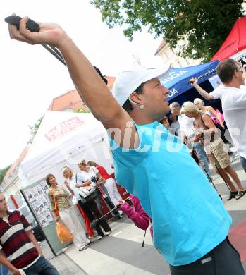 Schi Alpin. Stefan Eberharter auf Promotion Tour für den UNIQA VitalClub. Klagenfurt, 15.6.2007


Foto: Kuess
---
pressefotos, pressefotografie, kuess, qs, qspictures, sport, bild, bilder, bilddatenbank