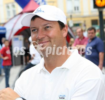 Schi Alpin. Stefan Eberharter auf Promotion Tour für den UNIQA VitalClub. Klagenfurt, 15.6.2007


Foto: Kuess
---
pressefotos, pressefotografie, kuess, qs, qspictures, sport, bild, bilder, bilddatenbank