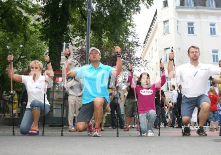 Schi Alpin. Stefan Eberharter auf Promotion Tour für den UNIQA VitalClub. Klagenfurt, 15.6.2007


Foto: Kuess
---
pressefotos, pressefotografie, kuess, qs, qspictures, sport, bild, bilder, bilddatenbank