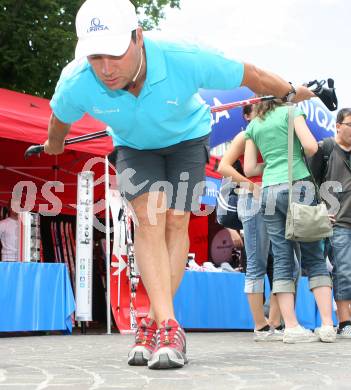 Schi Alpin. Stefan Eberharter auf Promotion Tour für den UNIQA VitalClub. Klagenfurt, 15.6.2007


Foto: Kuess
---
pressefotos, pressefotografie, kuess, qs, qspictures, sport, bild, bilder, bilddatenbank