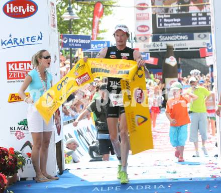 Ironman. Laufen, Schwimmen. Radfahren. Zieleinlauf. Hannes Hempel (Österreich).  Klagenfurt, am 8.7.2007.
Foto: Kuess
---
pressefotos, pressefotografie, kuess, qs, qspictures, sport, bild, bilder, bilddatenbank