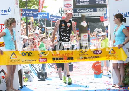 Ironman. Laufen, Schwimmen. Radfahren. Zieleinlauf. Hannes Hempel (Österreich).  Klagenfurt, am 8.7.2007.
Foto: Kuess
---
pressefotos, pressefotografie, kuess, qs, qspictures, sport, bild, bilder, bilddatenbank