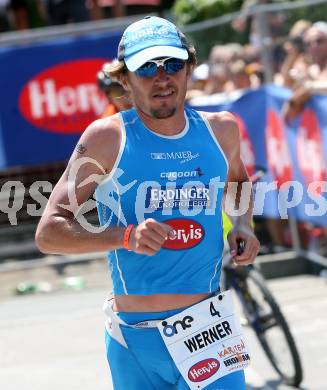 Ironman. Laufen, Schwimmen. Radfahren. Werner Leitner (Oesterreich). Klagenfurt, am 8.7.2007.
Foto: Kuess
---
pressefotos, pressefotografie, kuess, qs, qspictures, sport, bild, bilder, bilddatenbank