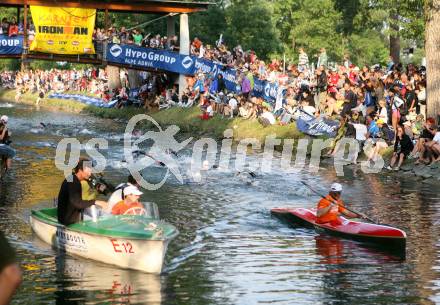 Ironman. Laufen, Schwimmen. Radfahren. Schwimmstart. Die Spitzengruppe im Lendkanal. Klagenfurt, am 8.7.2007.
Foto: Kuess
---
pressefotos, pressefotografie, kuess, qs, qspictures, sport, bild, bilder, bilddatenbank