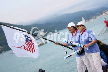 Ironman. Laufen, Schwimmen. Radfahren. Schwimmstart. Amerikanische Fans. Klagenfurt, am 8.7.2007.
Foto: Kuess
---
pressefotos, pressefotografie, kuess, qs, qspictures, sport, bild, bilder, bilddatenbank